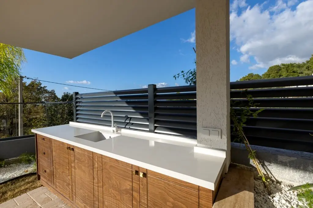 Outdoor kitchen